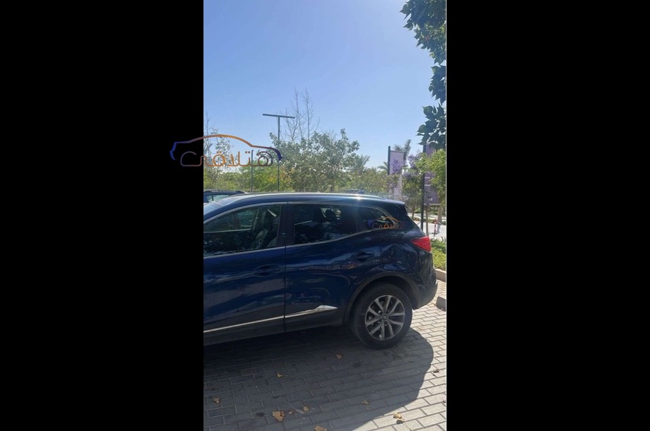 Kadjar Renault الأزرق الداكن