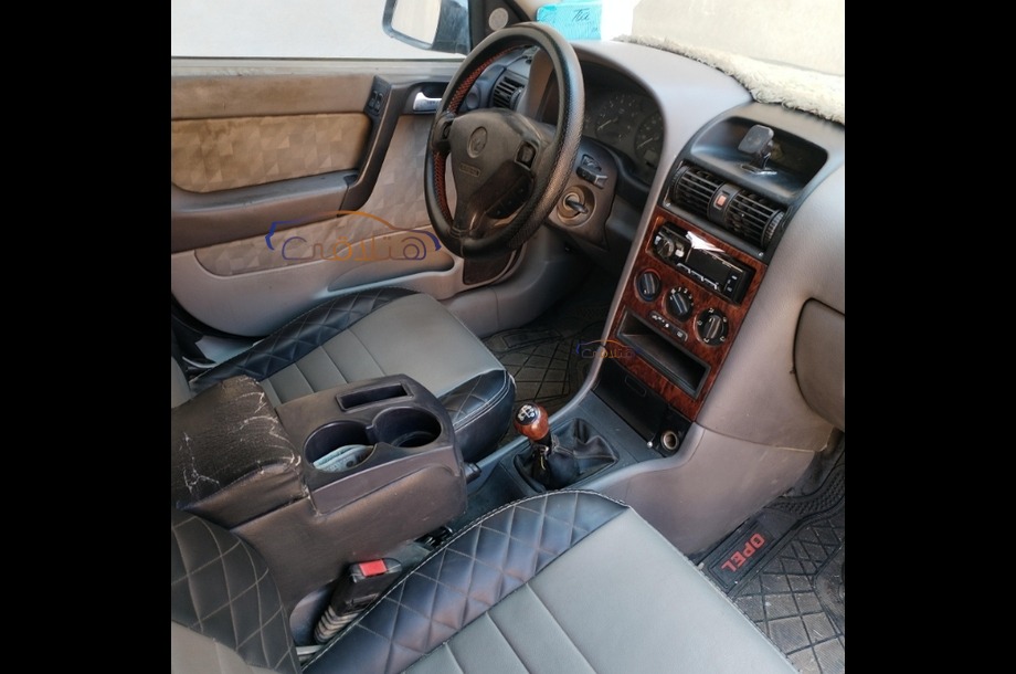 Astra Opel اخضر غامق