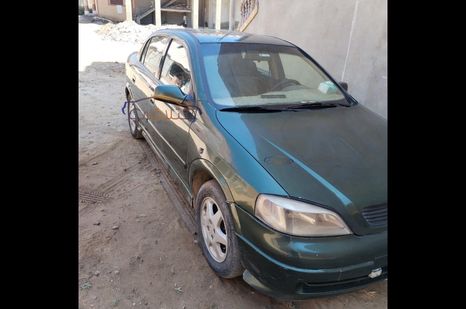 Astra Opel اخضر غامق