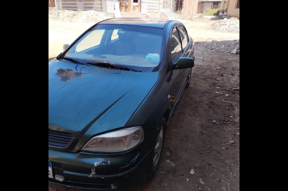 Astra Opel اخضر غامق