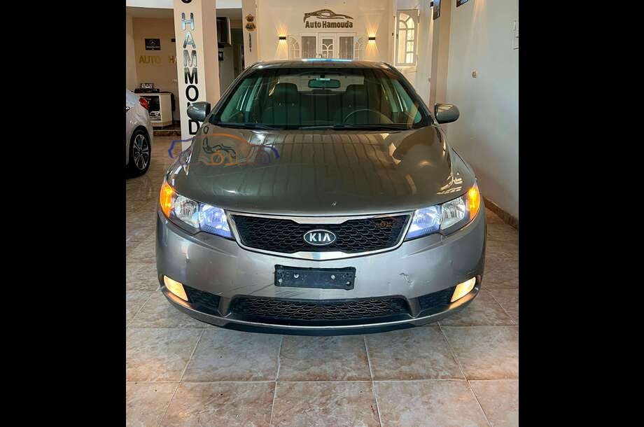 Cerato Kia فضي