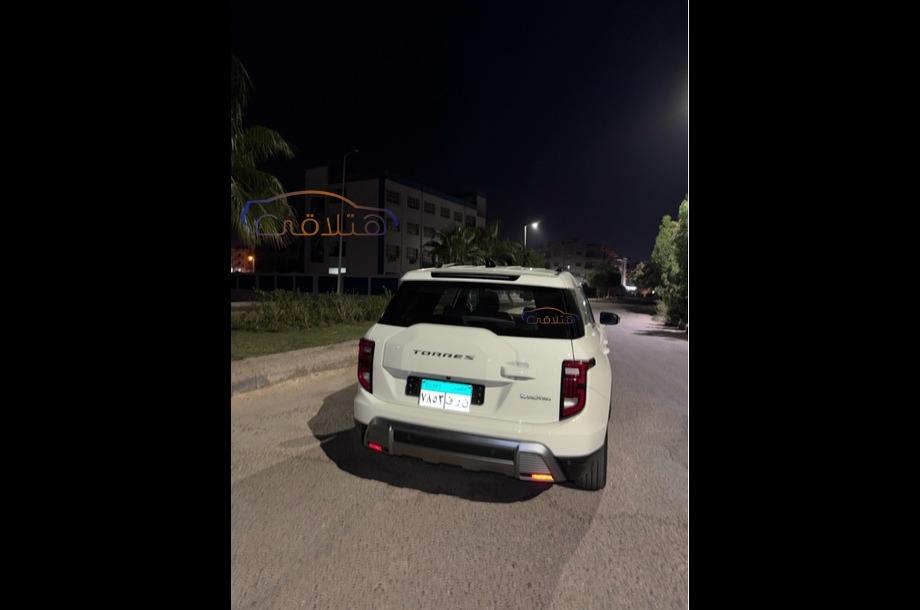 Torres Ssang Yong أبيض