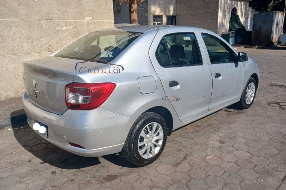 Logan Renault فضي