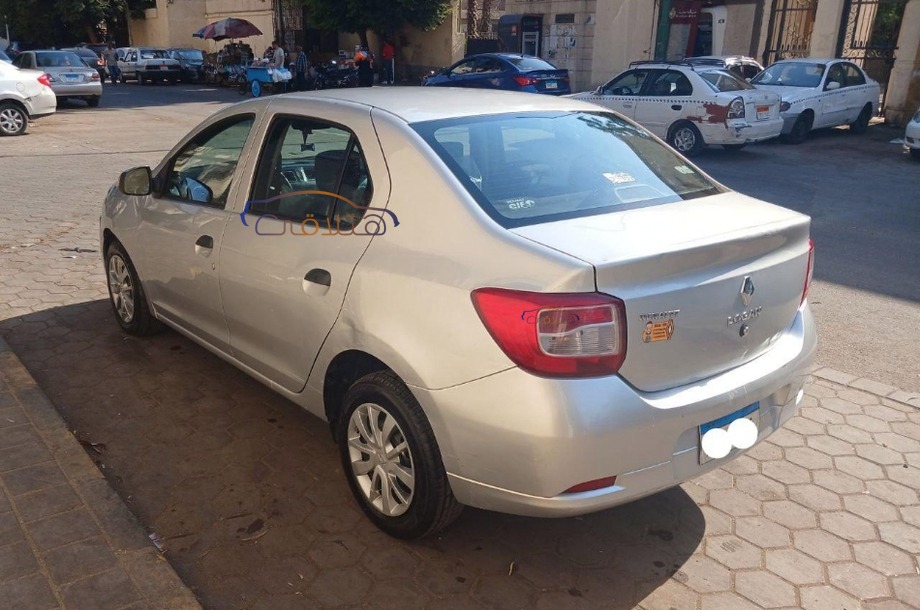 Logan Renault فضي