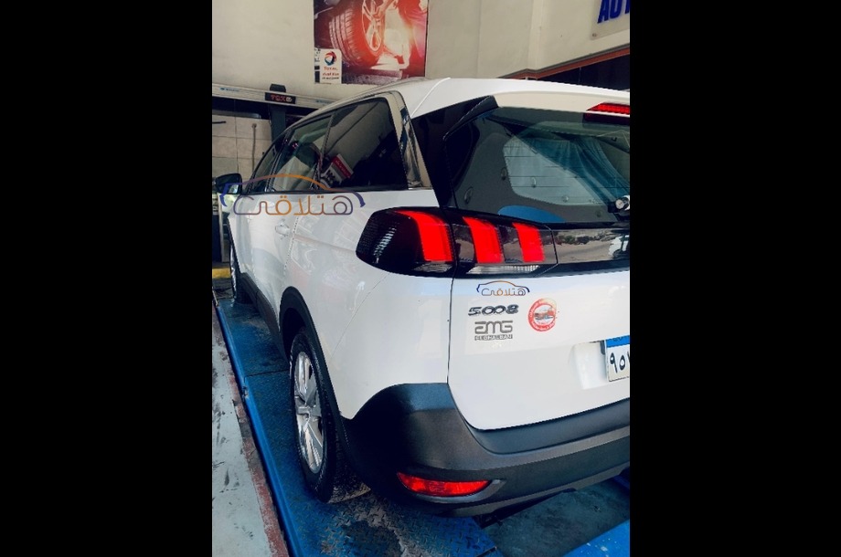 5008 Peugeot أبيض