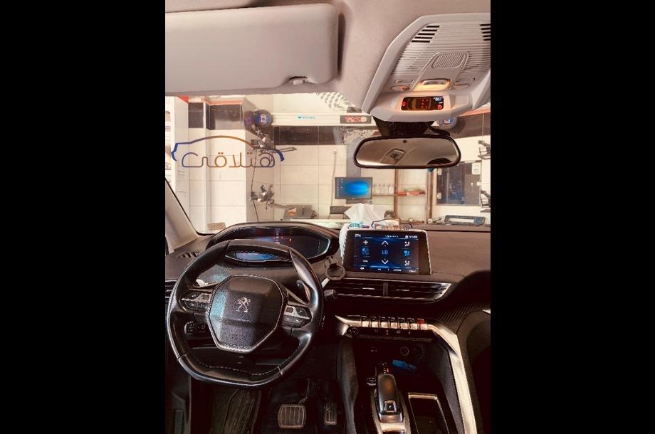 5008 Peugeot أبيض