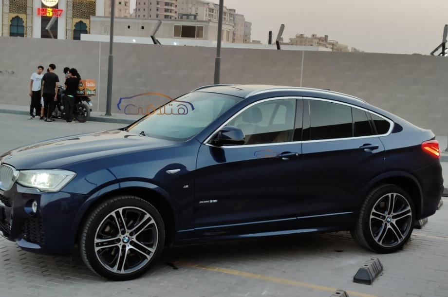 X4 BMW Dark blue