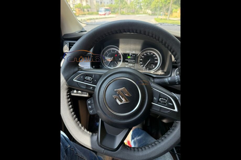 Ertiga Suzuki Dark red