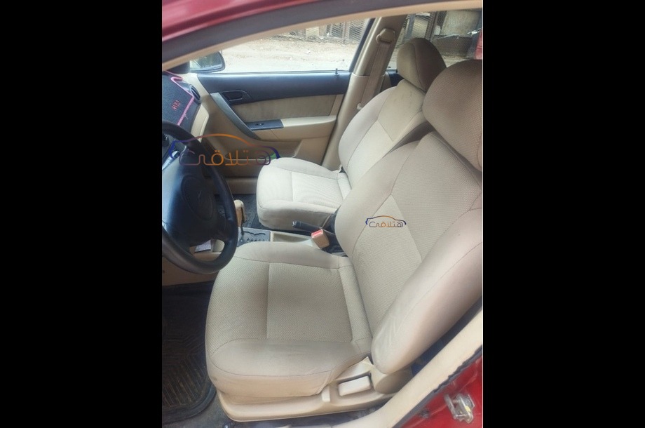 Aveo Chevrolet Dark red