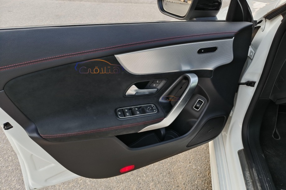 CLA 200 Mercedes أبيض