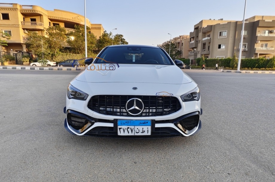 CLA 200 Mercedes أبيض
