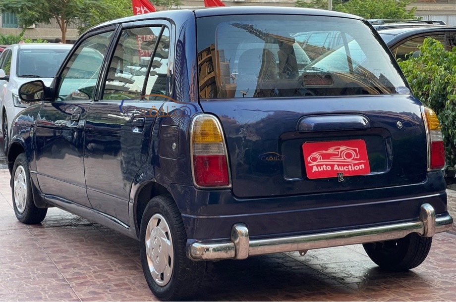 Mira Daihatsu الأزرق الداكن