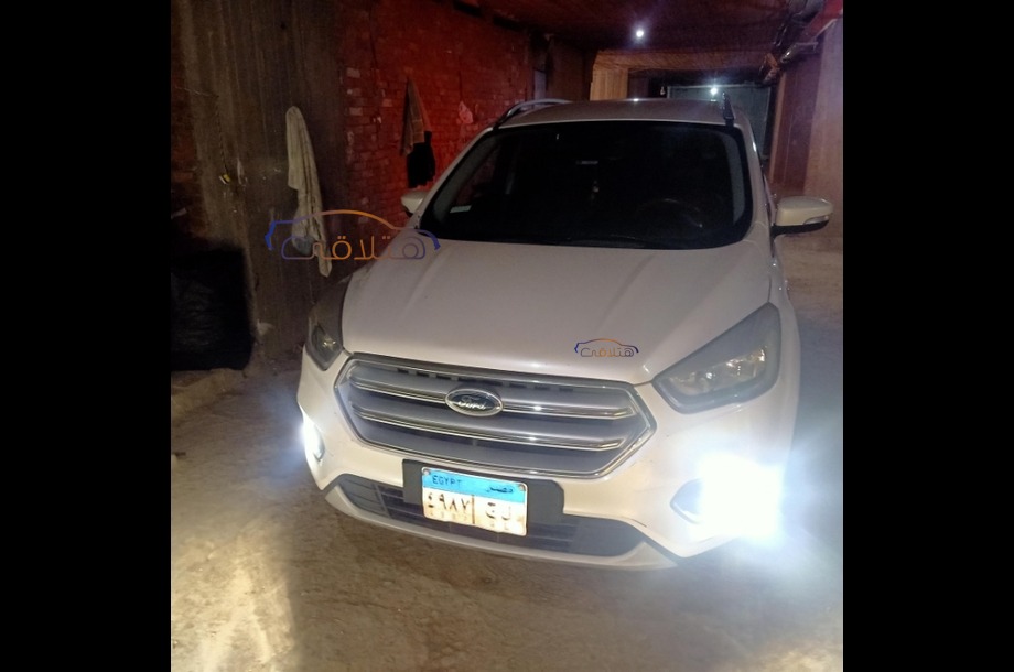 Kuga Ford أبيض