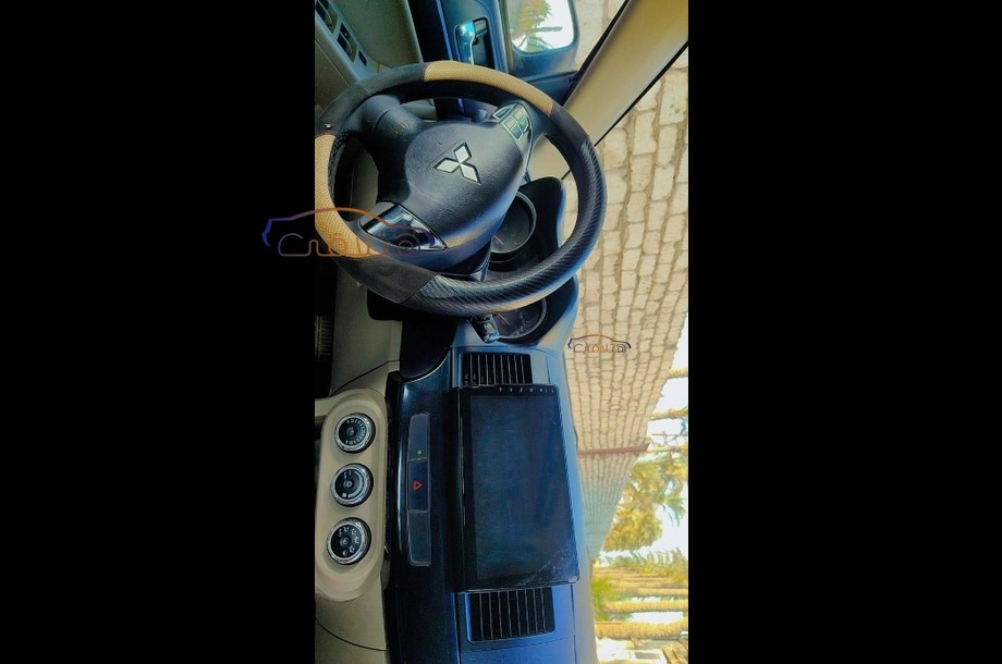 Lancer EX Shark Mitsubishi احمر