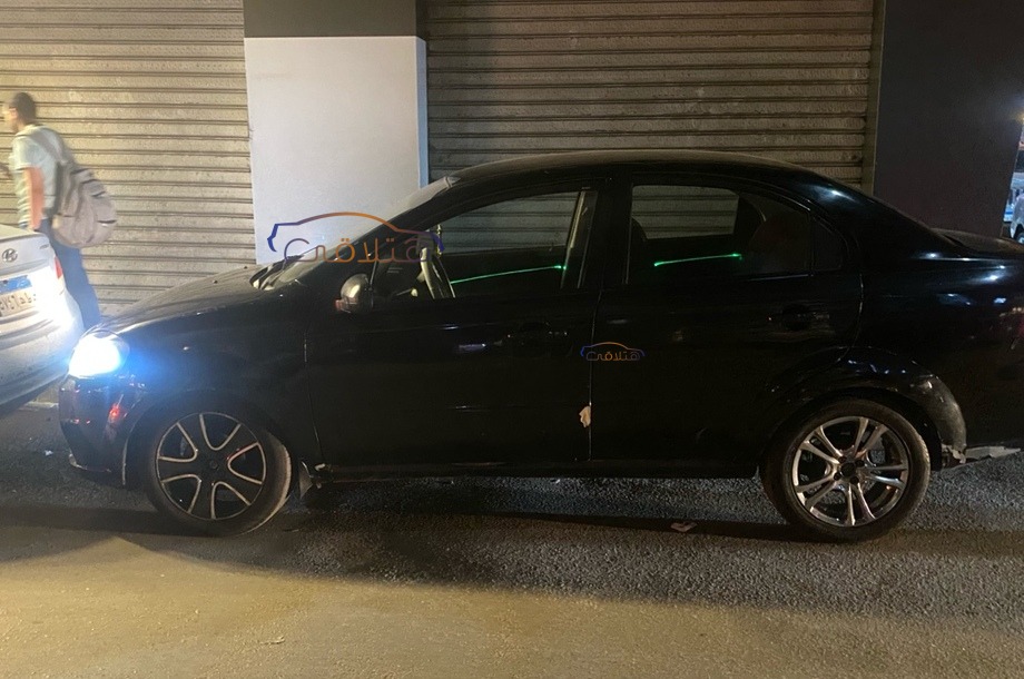 Aveo Chevrolet أسود