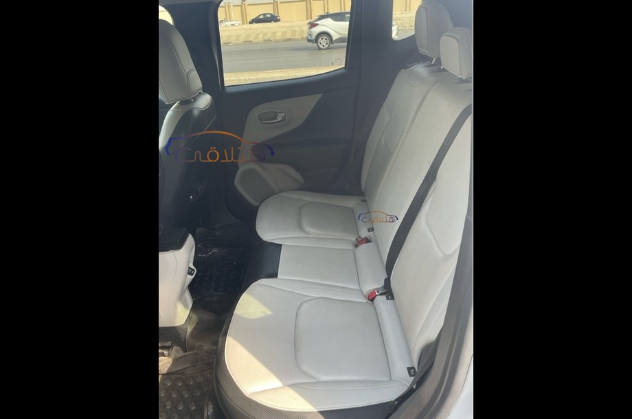 Renegade Jeep فضي