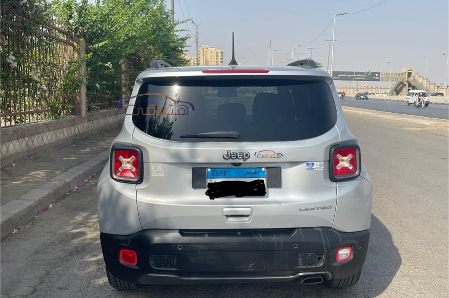 Renegade Jeep فضي