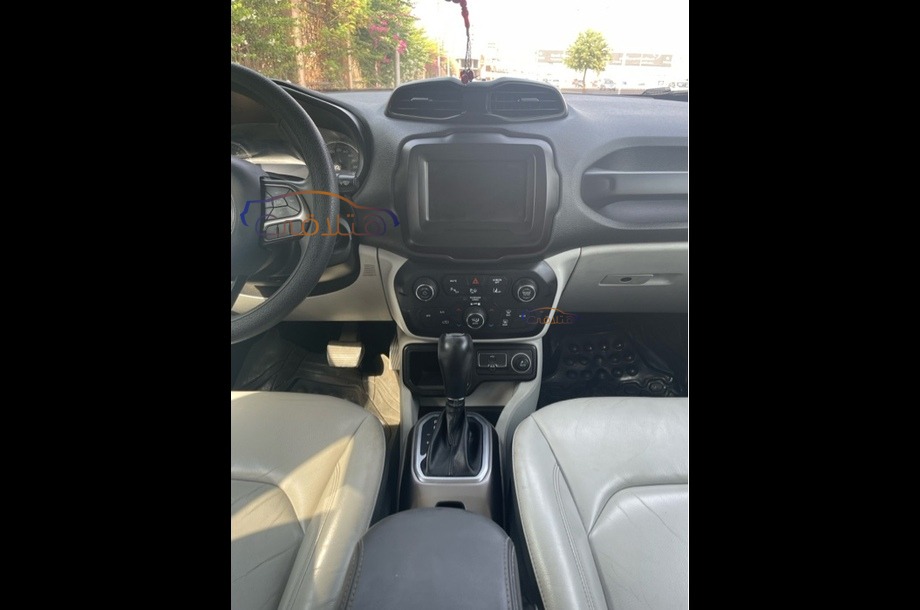 Renegade Jeep فضي