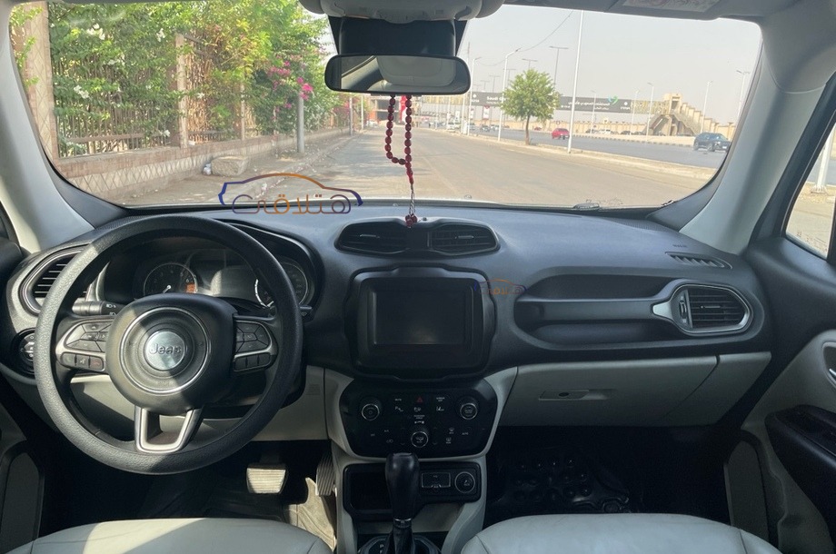 Renegade Jeep فضي