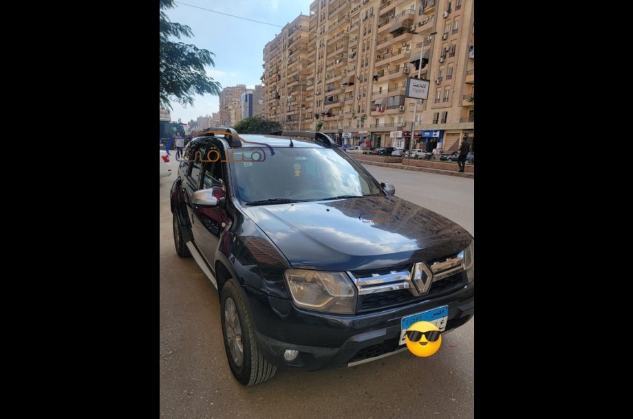 Duster Renault أسود