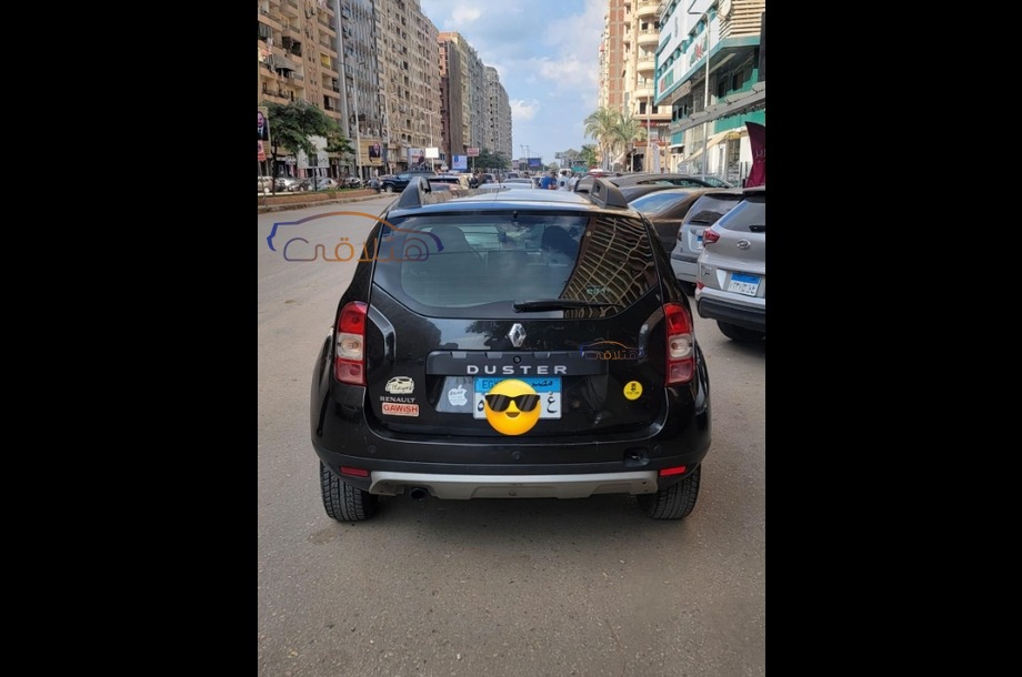 Duster Renault أسود