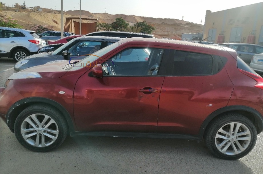 Juke Nissan احمر