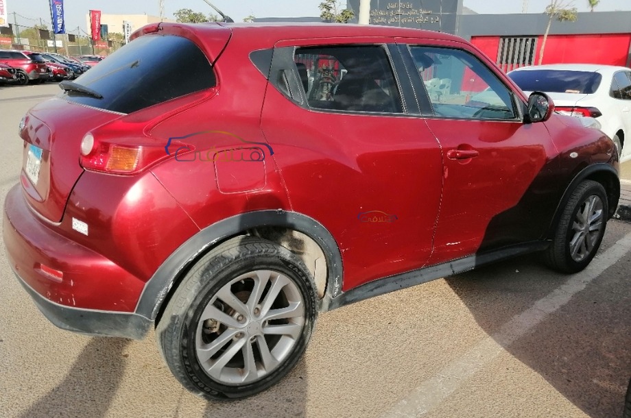 Juke Nissan احمر