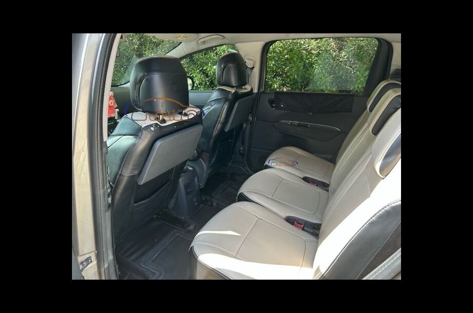 5008 Peugeot موكا