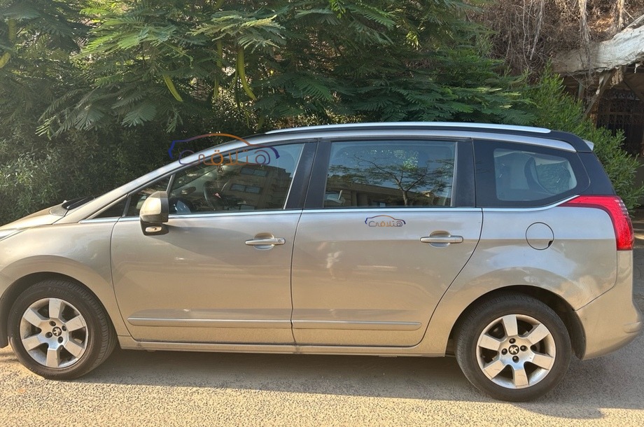 5008 Peugeot موكا