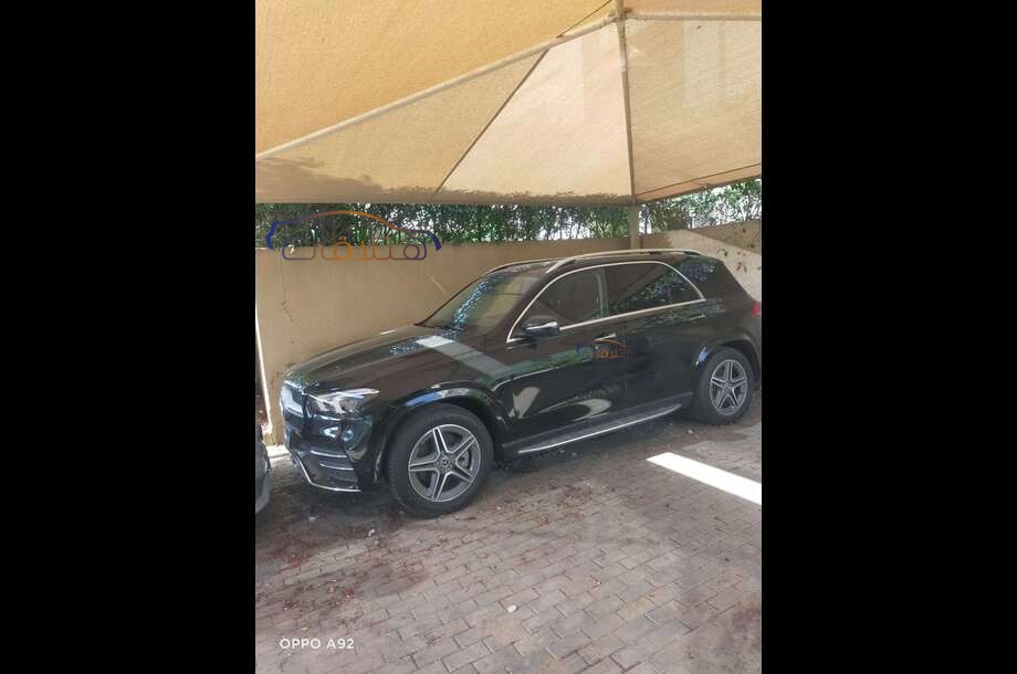 450 Mercedes Dark red