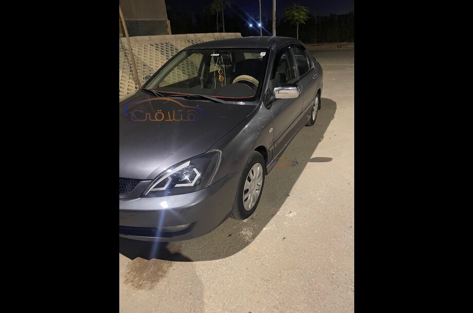 Lancer Puma Mitsubishi رمادي