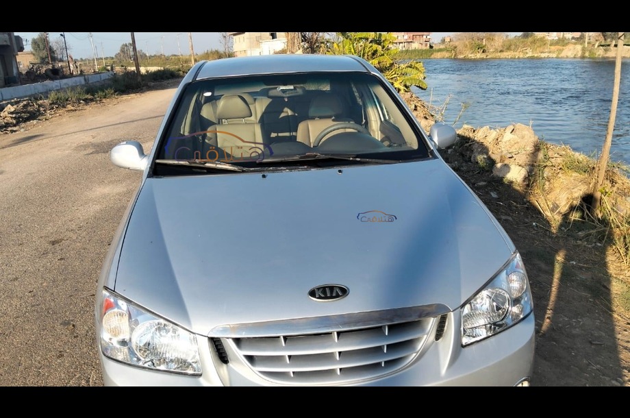 Cerato Kia فضي