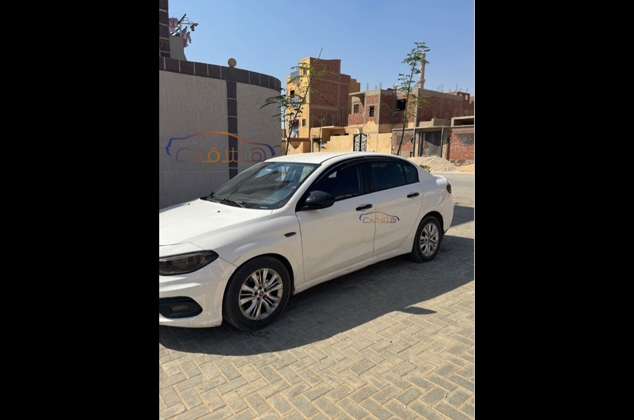 Tipo Fiat أبيض