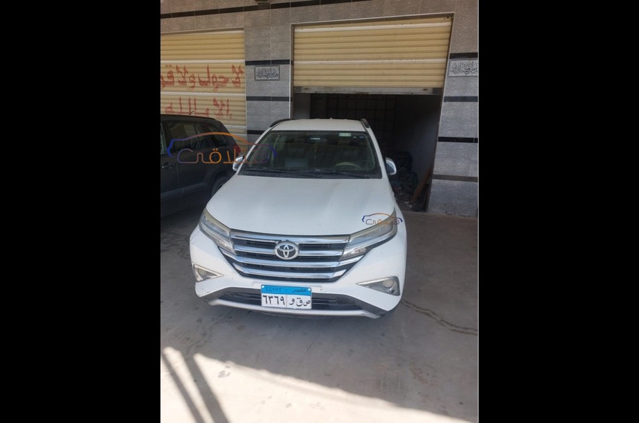 Rush Toyota أبيض