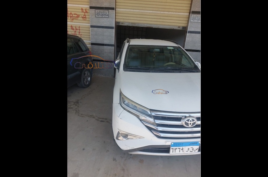 Rush Toyota أبيض