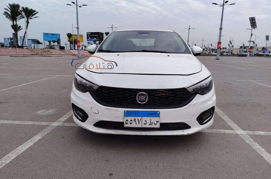 Tipo Fiat أبيض