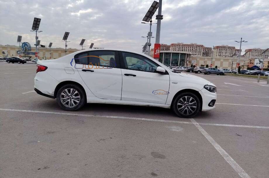 Tipo Fiat أبيض