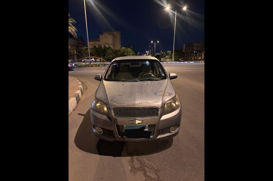Aveo Chevrolet فضي