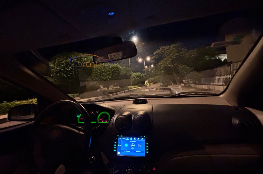 Aveo Chevrolet فضي