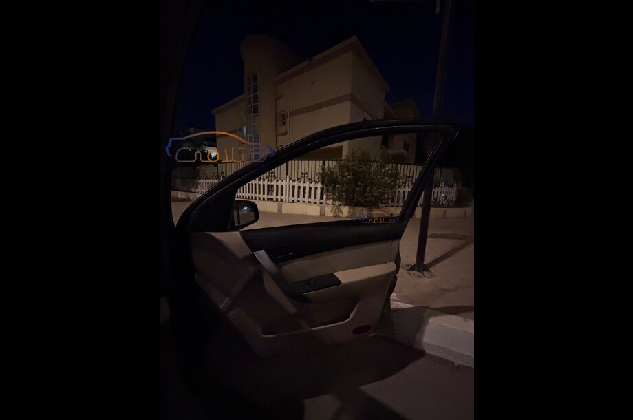 Aveo Chevrolet فضي