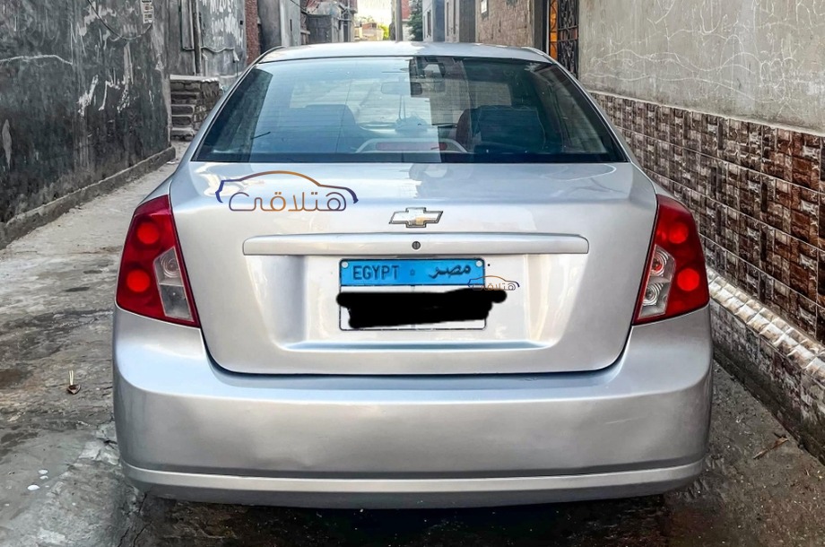 Optra Chevrolet فضي