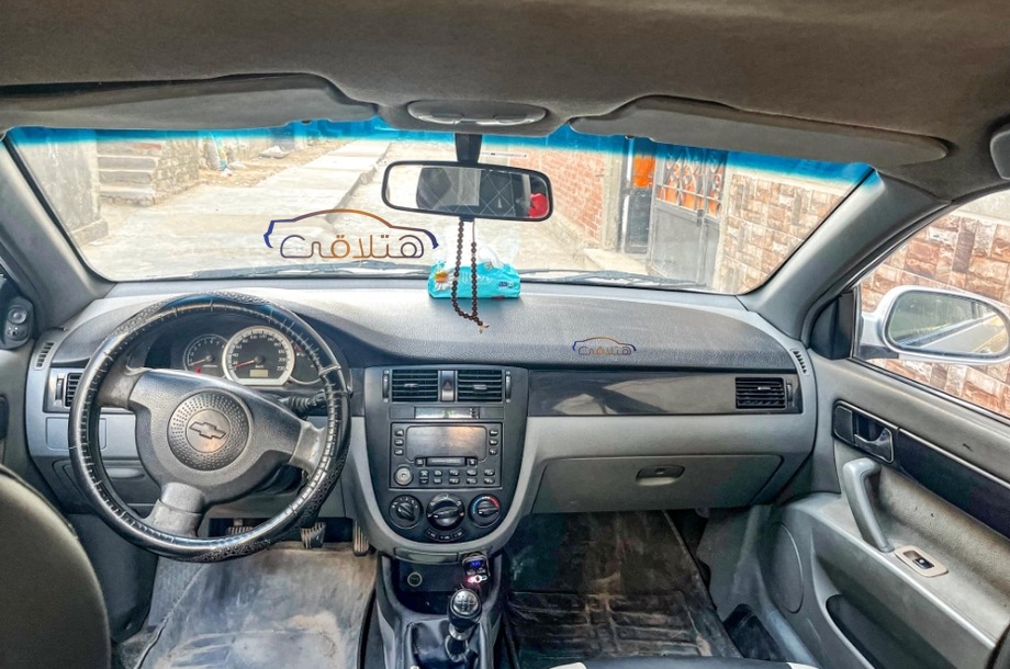 Optra Chevrolet فضي