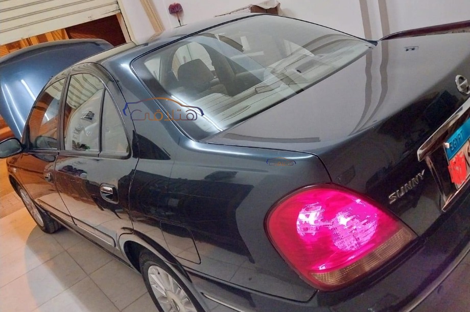 Sunny Nissan أخضر