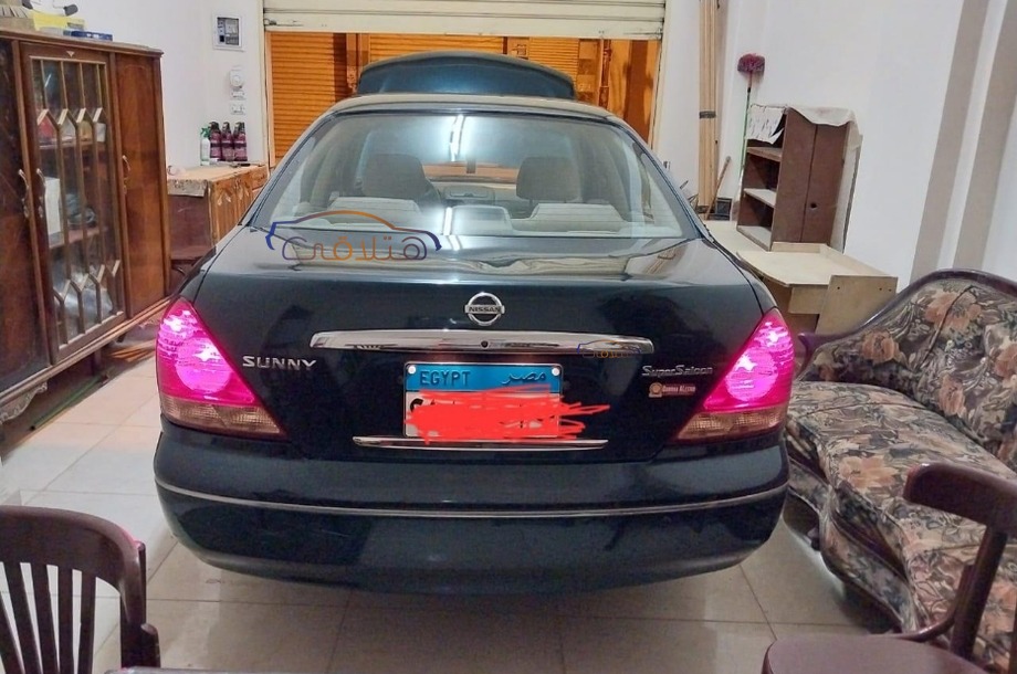 Sunny Nissan أخضر