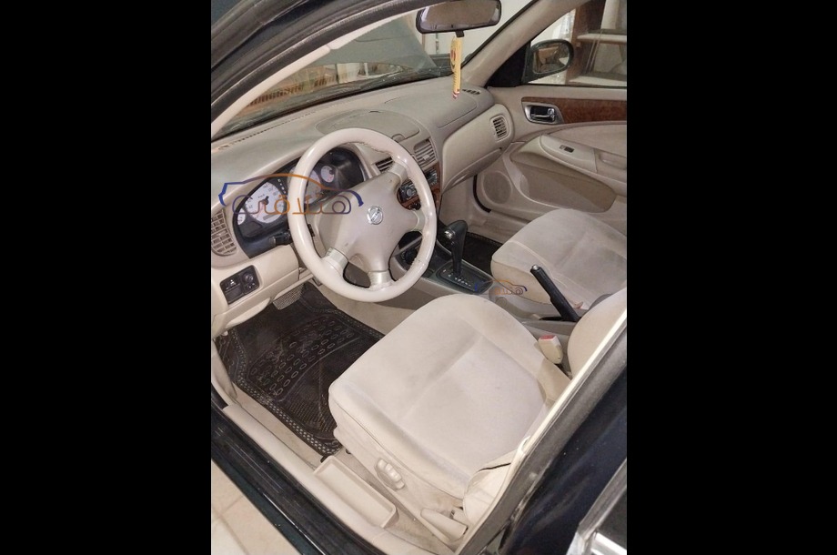 Sunny Nissan أخضر