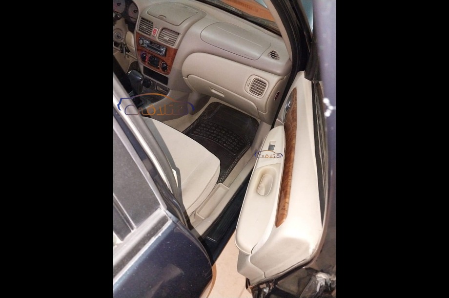 Sunny Nissan أخضر