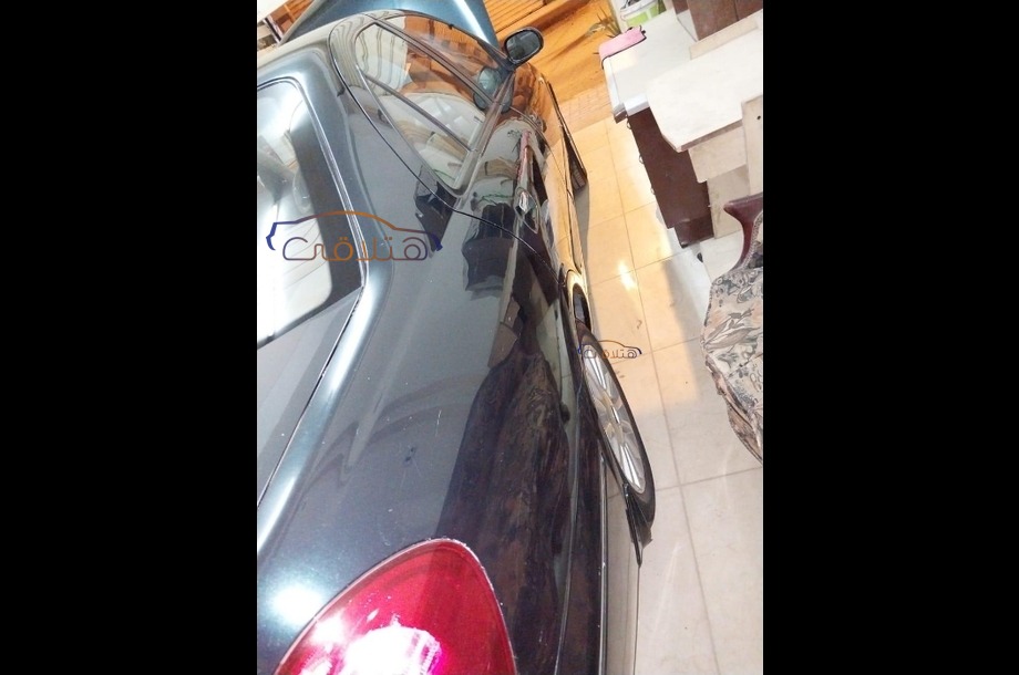 Sunny Nissan أخضر