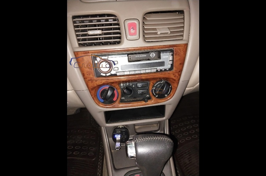 Sunny Nissan أخضر