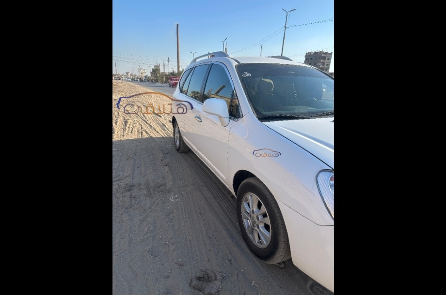 Carens Kia أبيض