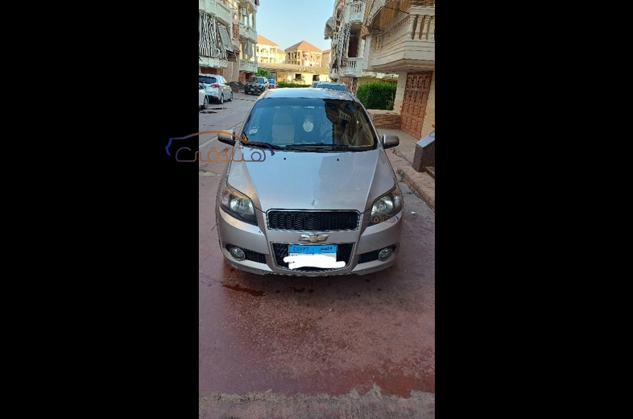 Aveo Chevrolet فضي